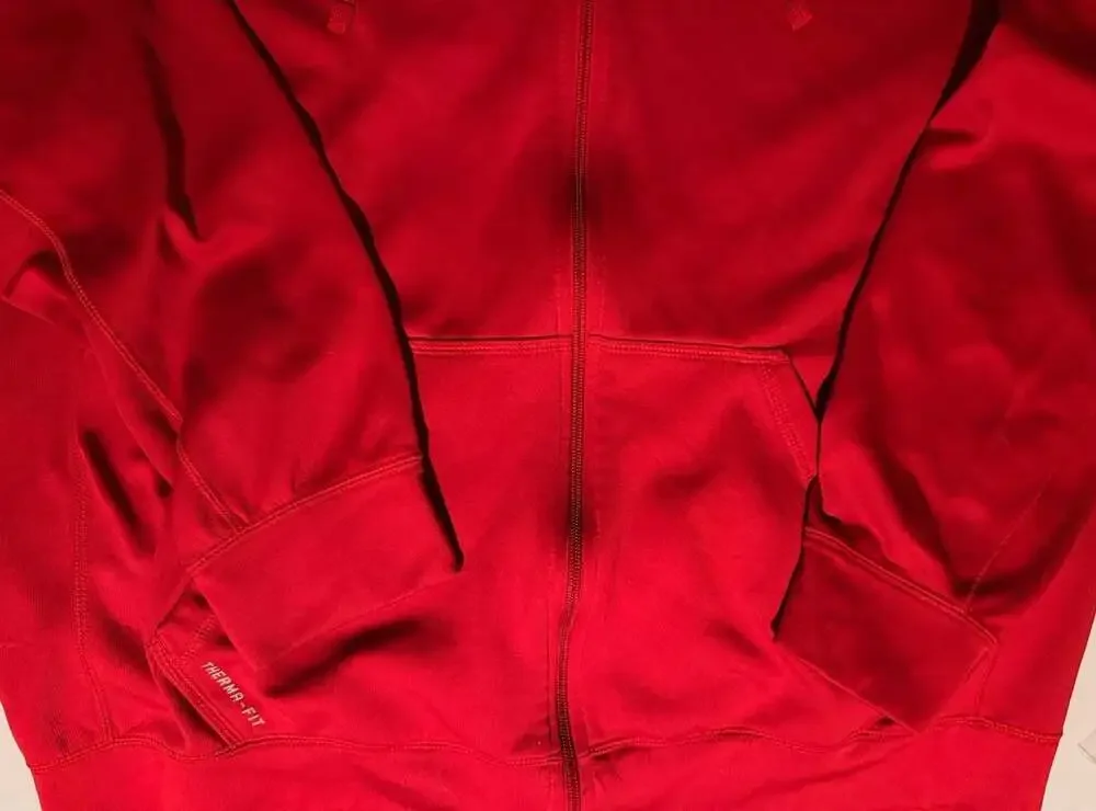 Nike red therma